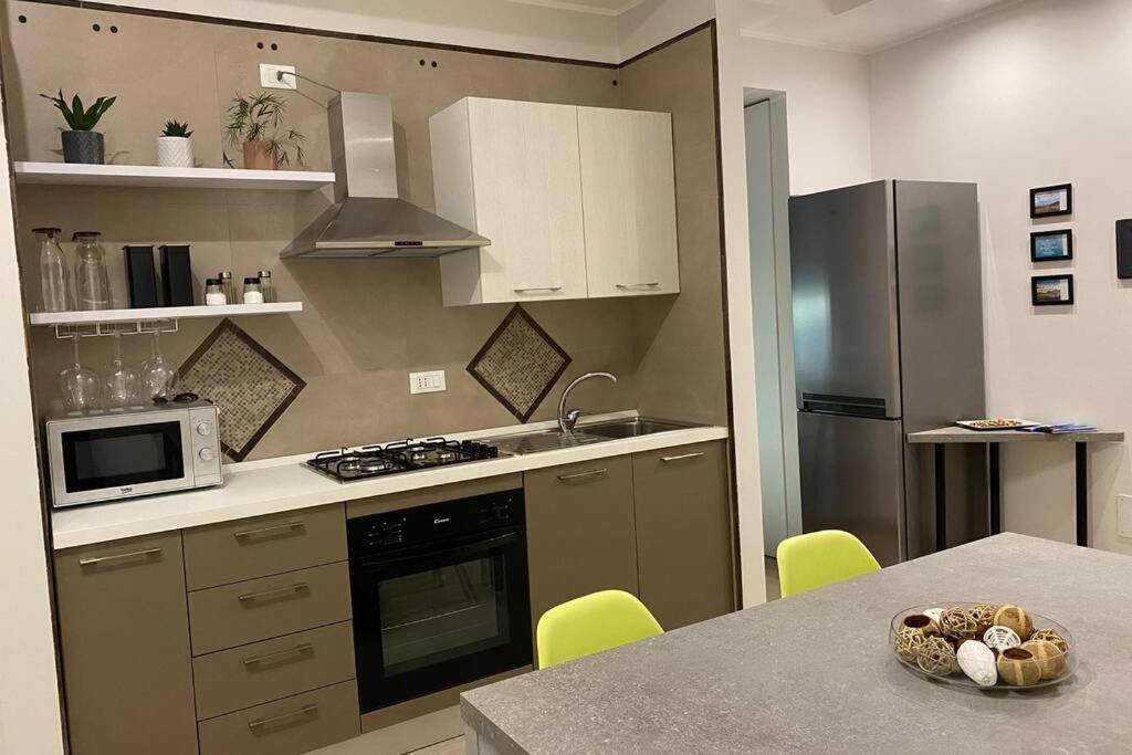 B&B Piano1 Interno5 - Accogliente E Moderno Bilocale Vicino Al Centro Салерно Екстер'єр фото