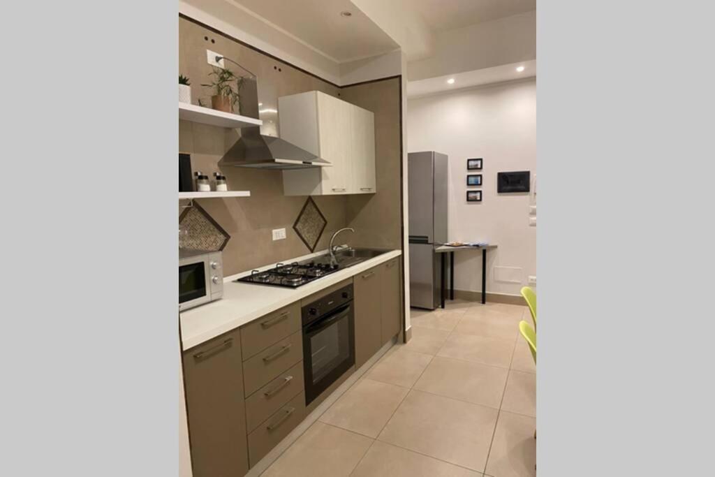B&B Piano1 Interno5 - Accogliente E Moderno Bilocale Vicino Al Centro Салерно Екстер'єр фото